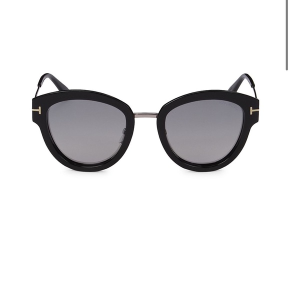 Tom Ford Accessories - 💯% Authentic Tom Ford Women’s sunglasses 🕶